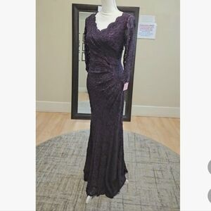 Size 4 eggplant purple sparkle lace fitting trumpet gown w/ long sleeves Decode1